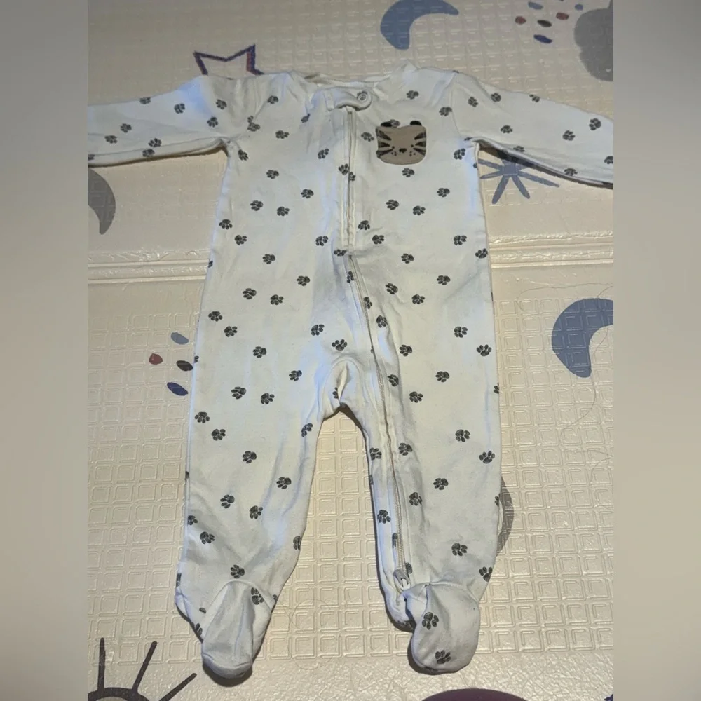 Like new Carters Unisex Baby Kitten Cat Footprint 2-Wat Zip Sleep & Play Pajamas